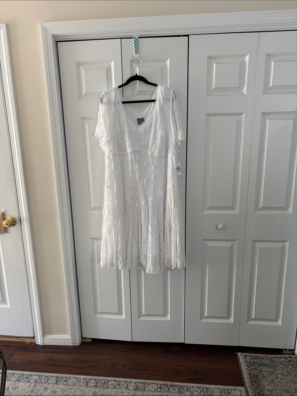 Rabbit Rabbit Rabbit White V-Neck Short Sleeve Midi Dress